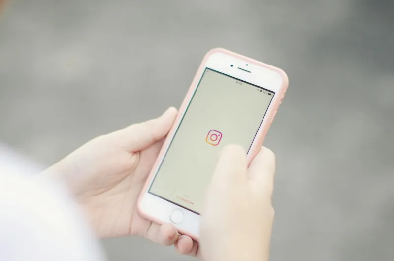 The Tinder Effect: How Split-Second Digital Decisions Are Redefining UK Brand Success